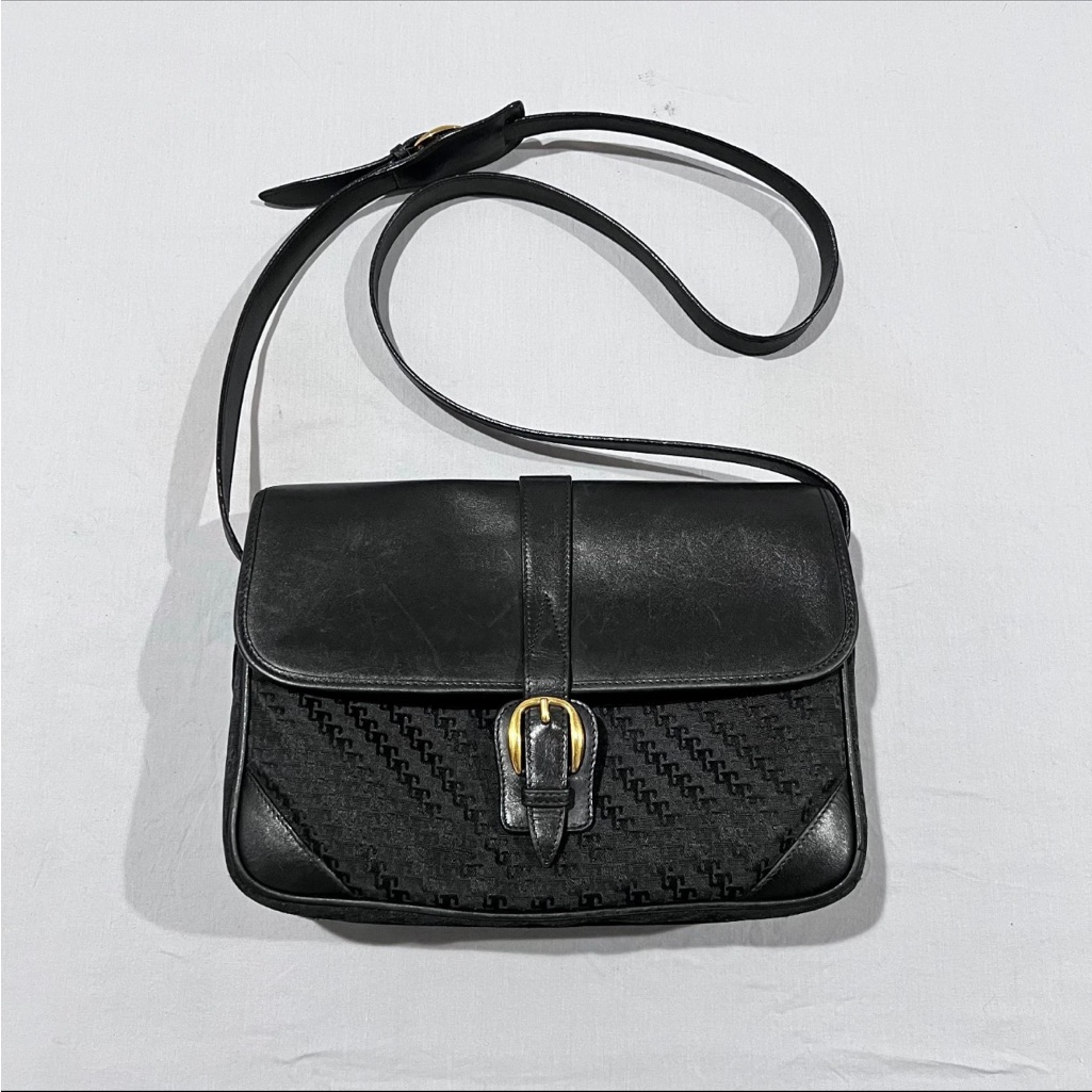 Gucci Womens Black Canvas Leather Shoulder Crossbody Monogram Messenger Bag